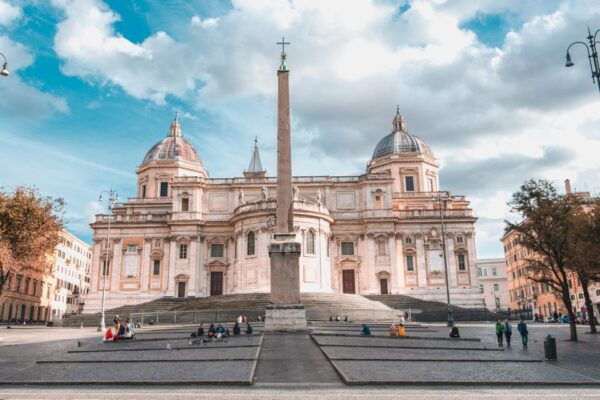 Rome: Santa Maria Maggiore Basilica Escorted Entrance - Background