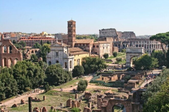 Rome: Secrets of the Colosseum and Roman Forum Guided Tour - Meeting Point Information