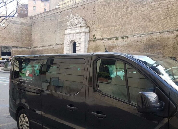Rome: Shuttle to & From City Hotels to Fiumicino Airport - Service Details