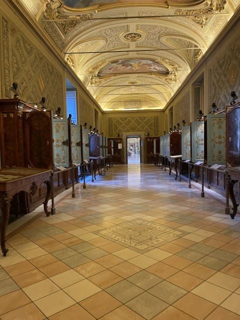 Rome: Sistine Chapel & Vatican Tour With Pre-Opening Access - Experiencing the Beauty of Raphaels The School of Athens