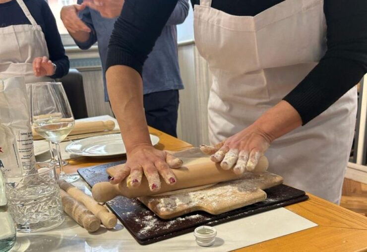 Rome: Small Group Pasta Cooking Class Near Piazza Navona - Good To Know