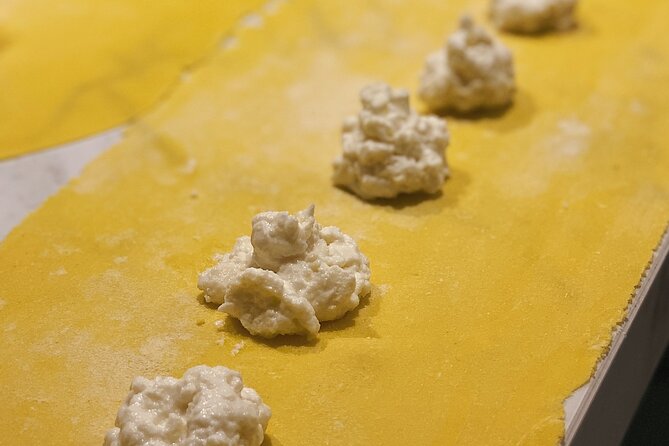 Rome: Small Group Pasta & Tiramisu Masterclass by Colosseum - Class Features and Logistics
