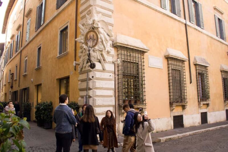 Rome: Small Group Walking Tour in English or Spanish - Why This Tour Offers Good Value
