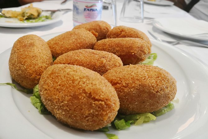 Rome: Social Table Dinner Experience With a Local Foodie - Pricing and Booking Details