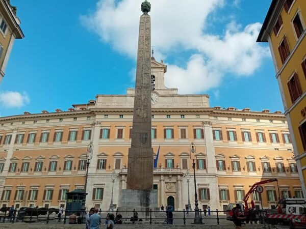 Rome: Squares and Fountains English Guided Walking Tour - Booking Information
