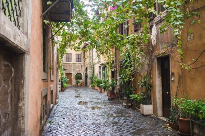 Rome: Squares and Fountains Guided Walking Tour - Meeting Point and Important Information