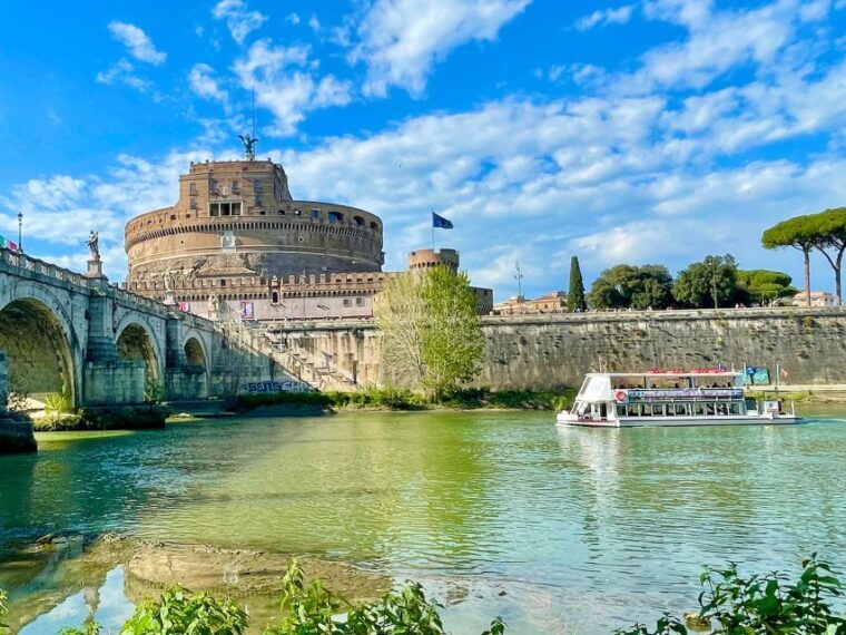 Rome Squares and Fountains Tour & River Boat Hop On Hop Off - Tour Features