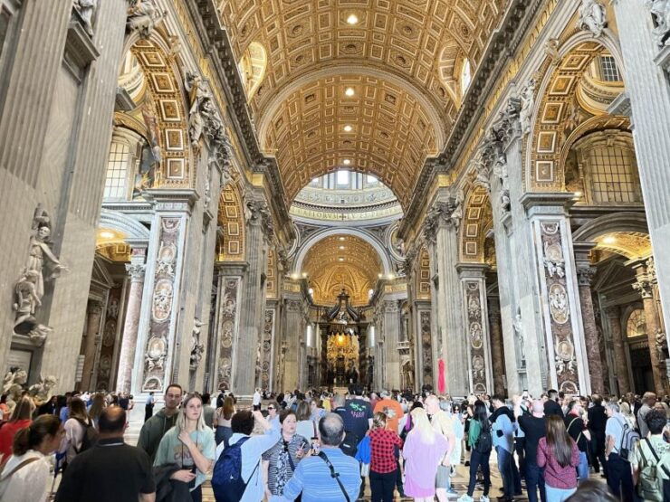 Rome: St. Peter's Basilica History and Art Audio Guide Tour - Overview of St. Peters Basilica