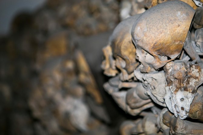 Rome Super Saver: Skip-The-Line Crypts and Catacombs Plus Ghost and Mystery Walking Tour - Positive Reviews of Tour Guides