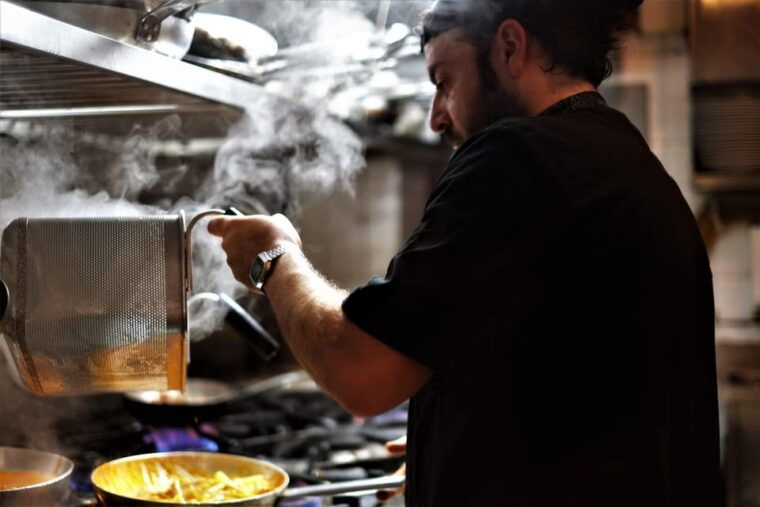 Rome: Testaccio Food Tour with Breakfast and Tastings - Tasting Rome’s Best Pizza