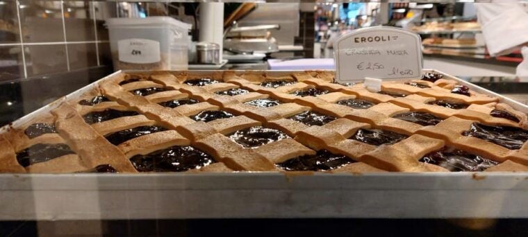 Rome: the Original Maritozzi Breakfast Tour in Trastevere - Cultural Insights and Local Discoveries