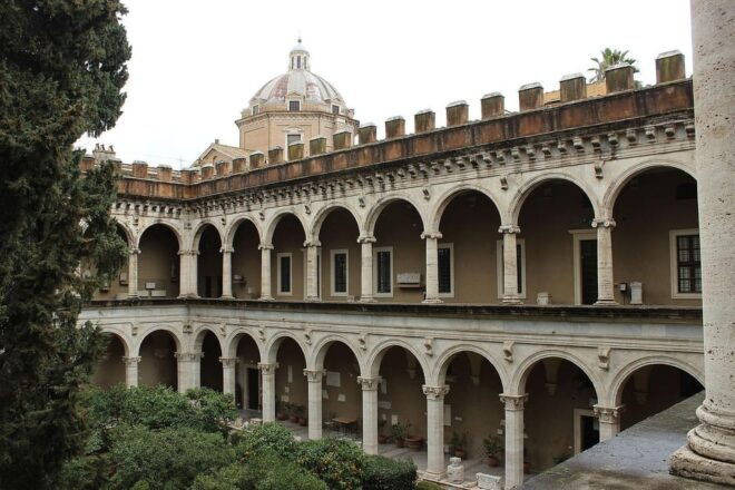 Rome: the Secret Power of Women Through Centuries - Experience and Learning