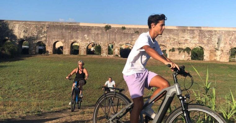Rome: Tour by Top E-bike Ancient Appian Way Catacombs Aqueducts - Exploring the Catacombs of Rome