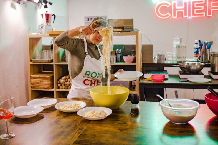 Rome: Traditional Pasta With Cocktails Drunken Cooking Class - Experience