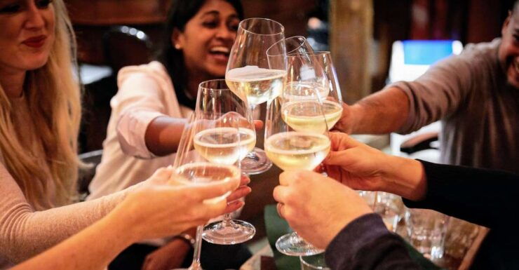 Rome: Trastevere Food & Wine Tour at Sunset - Tour Duration and Guide Details