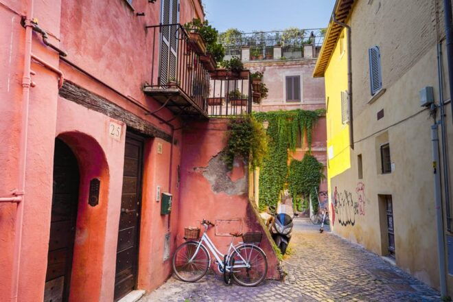 Rome: Trastevere Hidden Gems & Jewish Ghetto Walking Tour - Dress Code