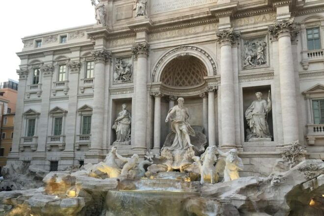 Rome - Trevi Fountain : The Digital Audio Guide - Qualified Narrator and Historical Exploration