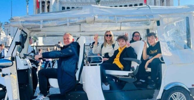 Rome: Tuk-Tuk 3 Hours Guided Tour in the City Center - Itinerary