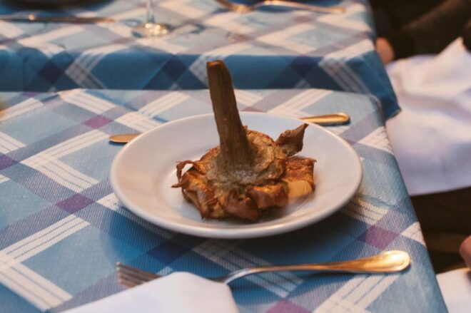 Rome: Twilight Trastevere Food Tour With Wine Tasting - Meeting Point and Guide
