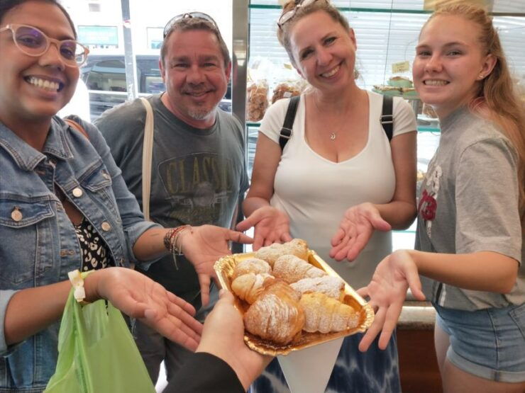 Rome: Vatican Street Food and Wine Tour With Farmers Market - Experience