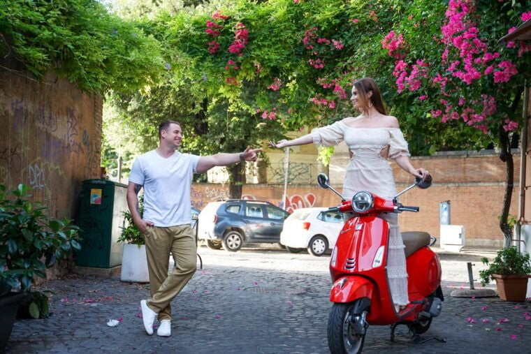 Rome: Vespa Tour with Professional Photoshoot - FAQ