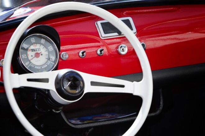 Rome: Vintage Fiat 500 Guided City Tour - Language Options and Multilingual Guides