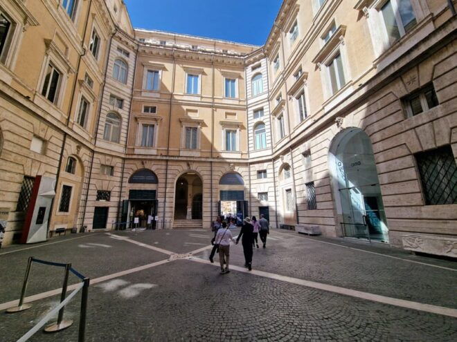 Rome: Walking Tour of World War 2 in Rome - Meeting Point Details