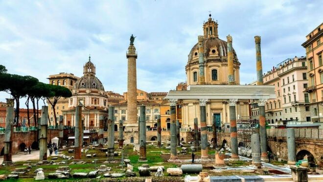 Rome: Walking Tour Through the History and Highlights of ROME - Guided Experience