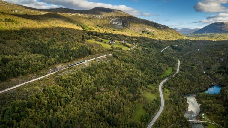 Romsdalen: Rauma Railway Golden Train with Guide - The Bjorli Stop: A Short Break