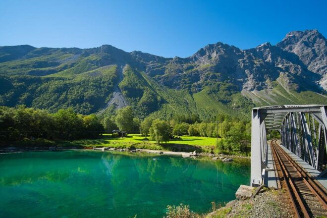 Romsdalen: Rauma Railway Golden Train With Guide - Onboard Experience