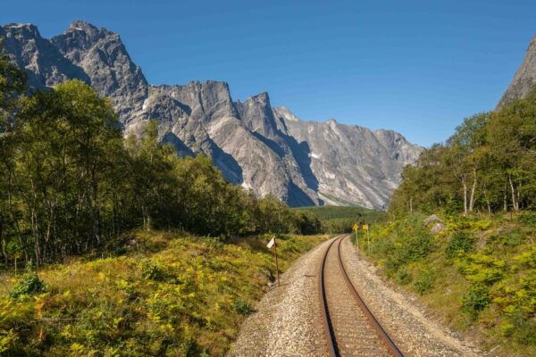 Romsdalen: Rauma Railway Golden Train With Guide - Discovering Verma Waterfall