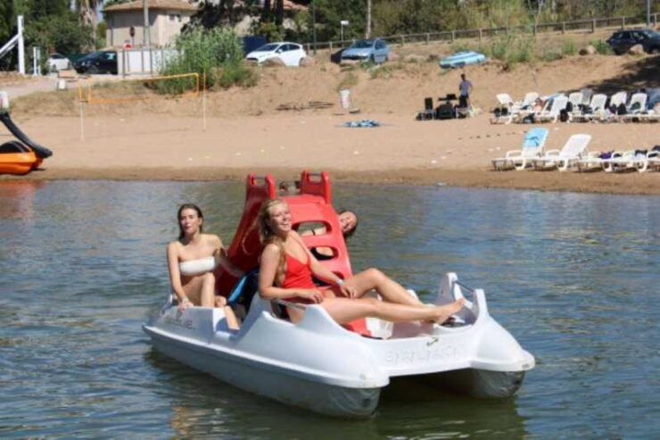 Roquebrune-sur-Argens: Pedalo Rental on Lake Perrin - Highlights of the Experience