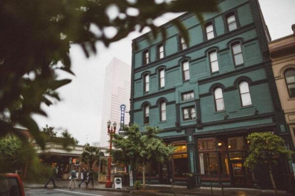 Rose City Scandals: the Nitty Gritty on Portland - Tour Insights: Behind the Scenes