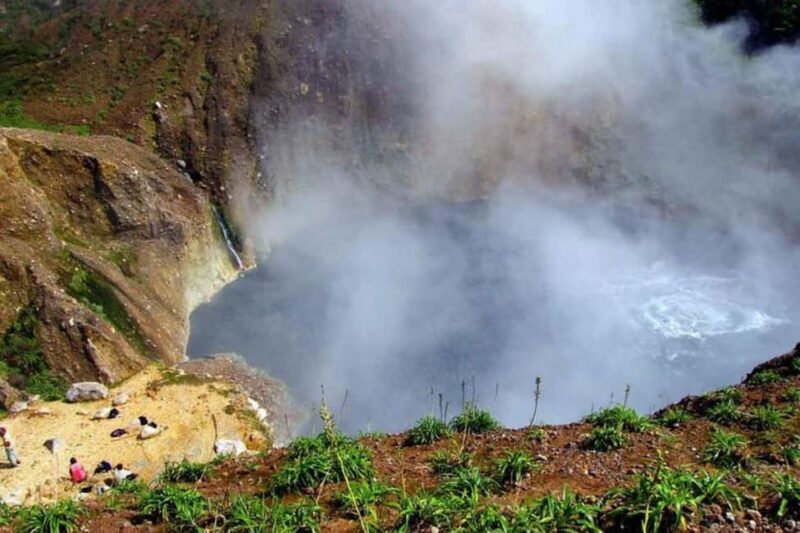 Roseau: Boiling Lake Challenge Hiking Tour with Local Guide - Authentic Reviews: What Travelers Say