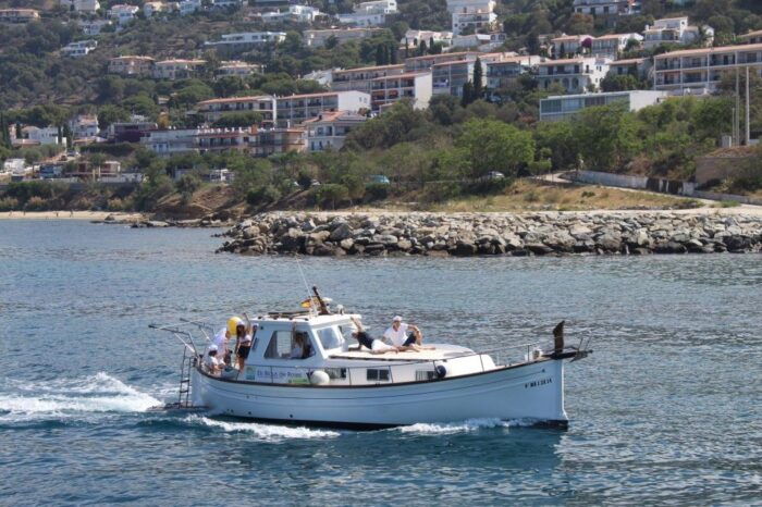 Roses: Rent the Boat and Live an Unforgettable Experience - Intimate Sailing Experience