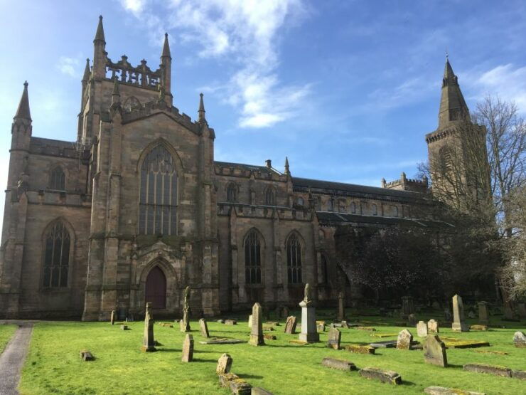 Rosslyn Chapel, Stirling Castle & Dunfermline Abbey Tour - Tour Duration and Guide Availability