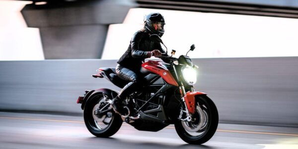 Rostock: Zero SR (40kW) Electric Motorcycle Rental - Riding Experience Overview