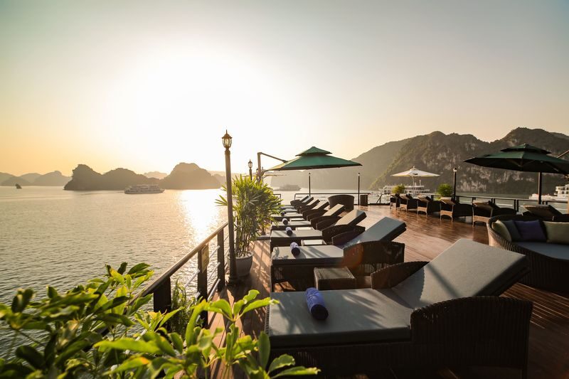Rosy 3D2N Cruise: Ha Long Bay & Lan Ha Bay Tour - Who should choose the three-day cruise?