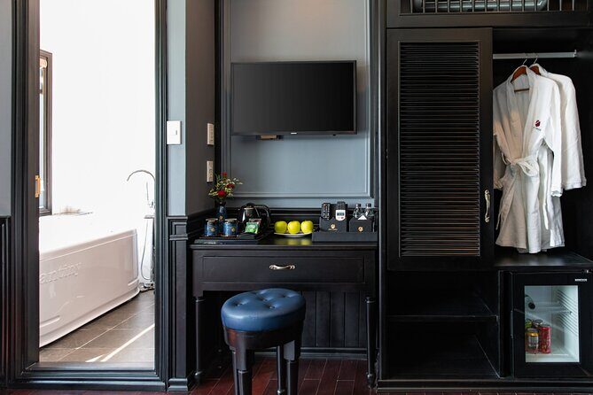 Rosy Cruise 5 Star Luxury Halong and Lan Ha Bay 2 Day 1 Night - Returning to Hanoi