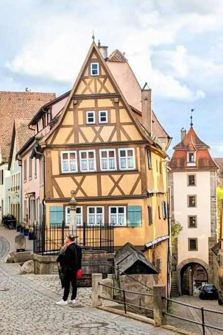 Rothenburg: Romantic Old Town Self-guided Discovery Tour - Tour Features