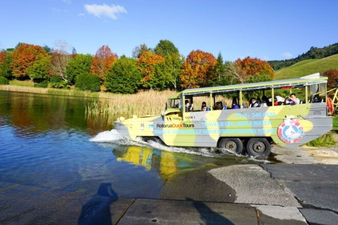 Rotorua City and Lakes Duck Tour - Live Commentary on Rotoruas History