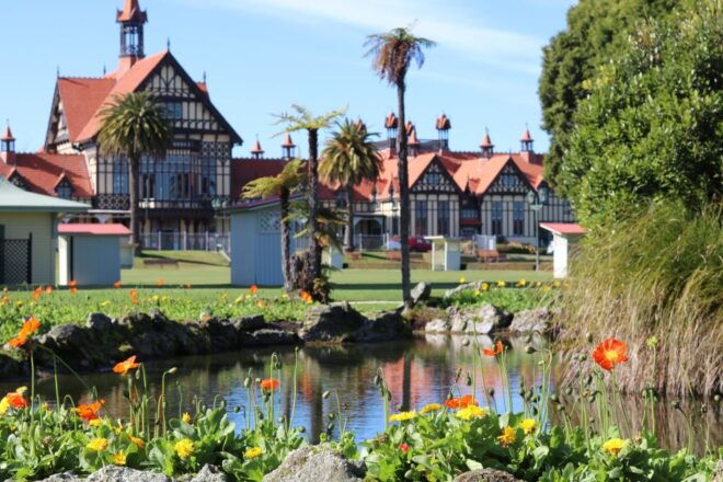 Rotorua City and Lakes Duck Tour - Visit to the Lake Region and Mount Tarawera