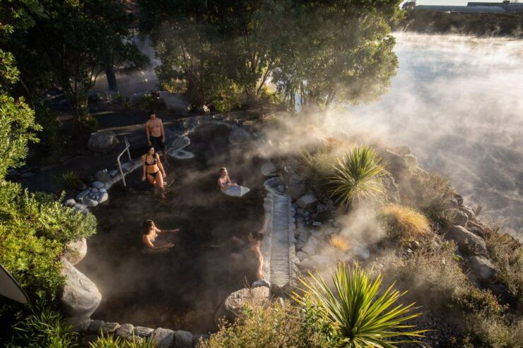 Rotorua Lake: Deluxe Lake Spa Geothermal Hot Spring Bathing - Spa Experience Highlights