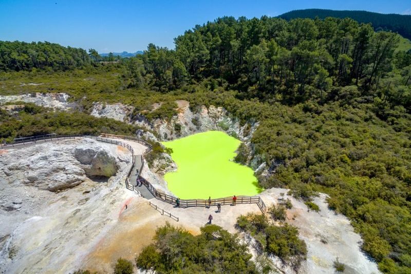 Rotorua to Auckland via Taupo and Hamilton Gardens Small Group Tour - Hamilton Gardens adds a second kind of stop