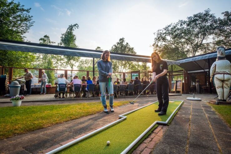Rotterdam: 18-Hole Mini-Golf Game - Experience Highlights
