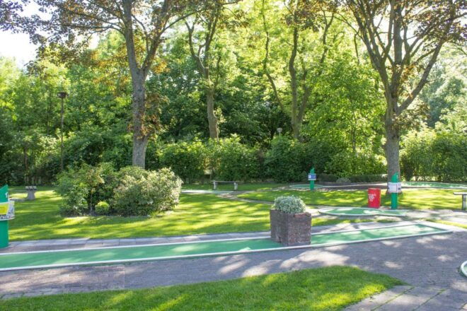 Rotterdam: 18-Hole Mini-Golf Game - Booking Information