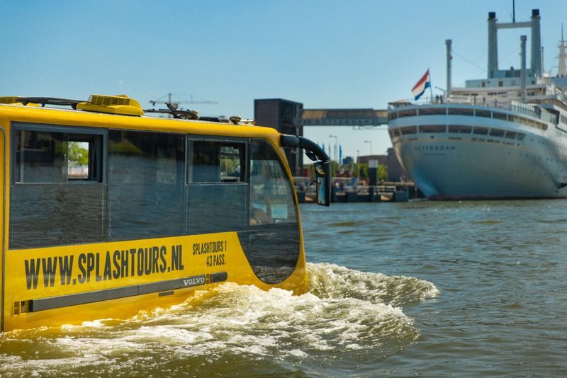 Rotterdam Amphibious Bus Tour by Splashtours - From Parkhaven’s streets to the Maas