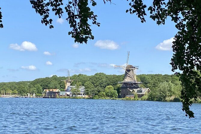 Rotterdam countryside on the wheels - bike tour around city - Stop 6: Oude Haven – Historic Docklands