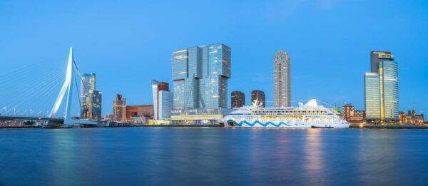 Rotterdam: Insta-Perfect Walk With a Local - Frequently Asked Questions