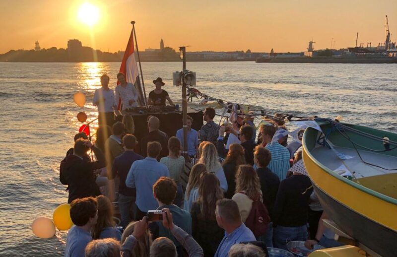 Rotterdam: Pub Cruise with Drinks and Bites - FAQ